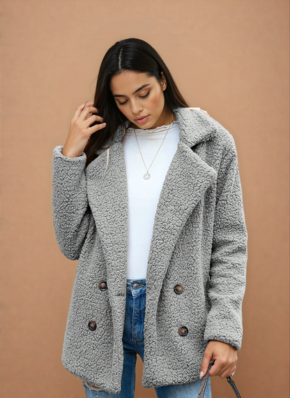 Missklara Flauschige Oversize-Capejacke Hellgrau