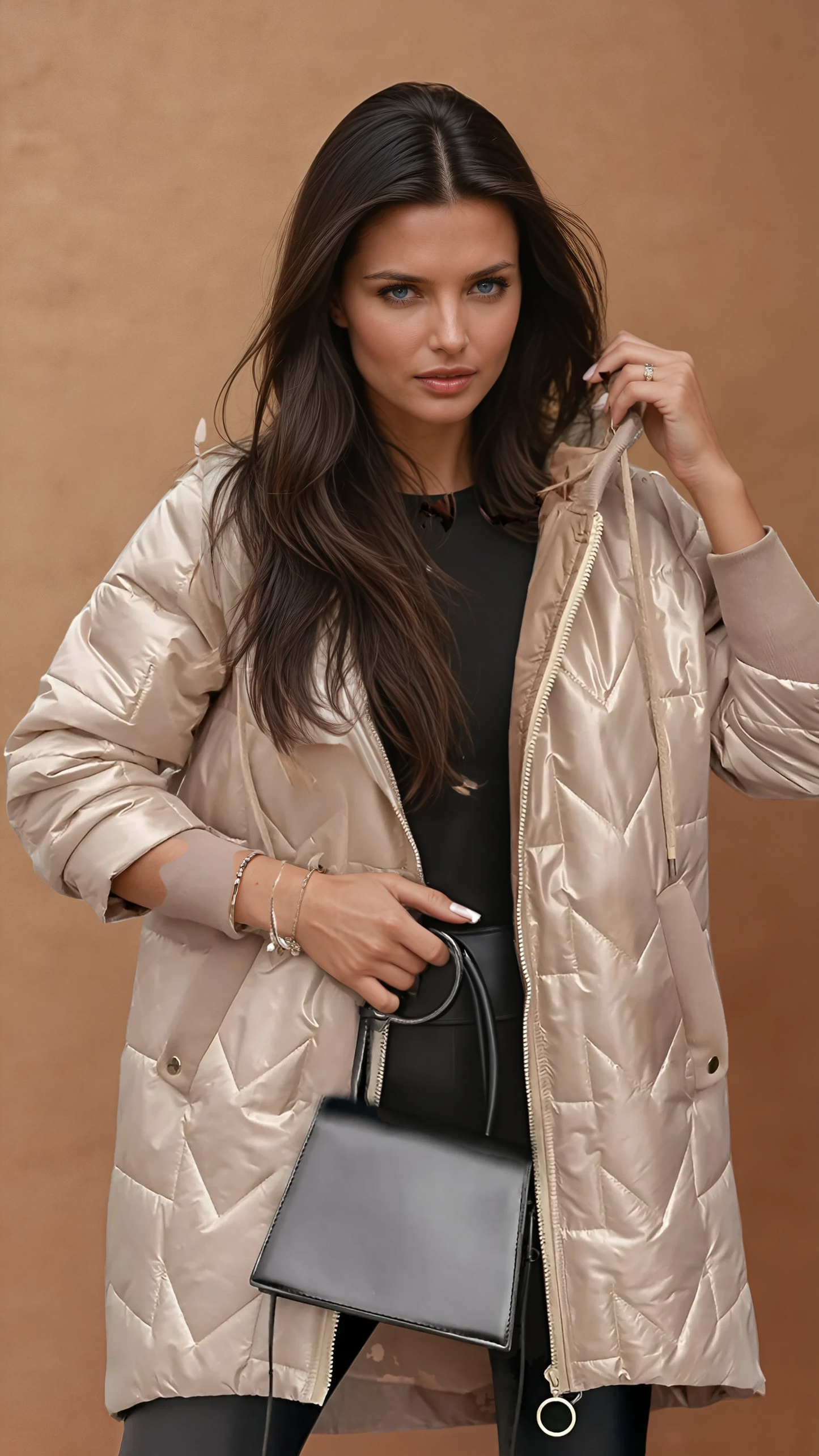 Missklara Kapuzenjacke mit langen Ärmeln