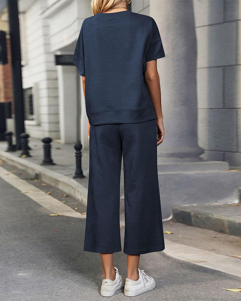 Zweiteiliges Lounge-Set aus strukturiertem Strick mit Kordelzug in der Taille