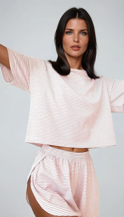 Missklara Gestreiftes zweiteiliges Pyjama-Set mit T-Shirt und Split-Shorts